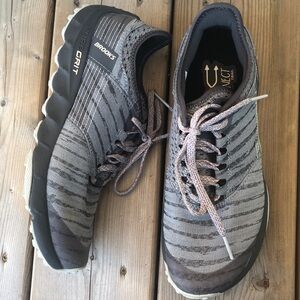Women's 8 Brooks PureGrit 8 Trail Running Shoes Runners Grey Grip Woven Knit